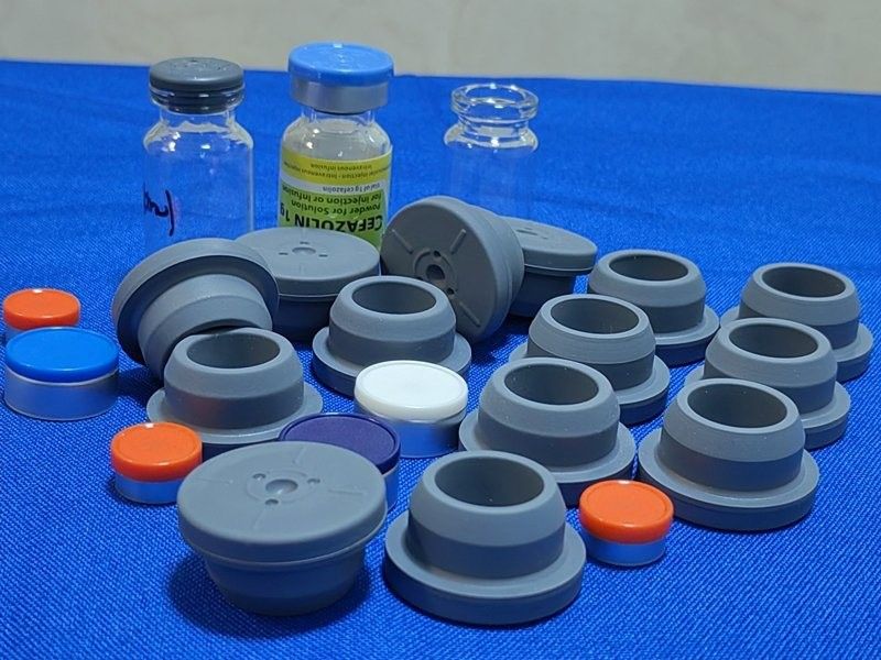 13mm 20mm 32mm Grey Lyophilization y tế Butyl cao su nút cho kính Vials tiêm chai truyền