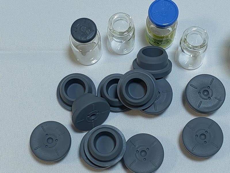 28mm 32mm Ethylene oxide tiêu thụ y tế khử trùng Bromo Butyl cao su nút cho bình tiêm thủy tinh
